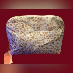2 piece Sonia Kashuk Leopard Print Large Dome and Cosmetic Bag. NWT